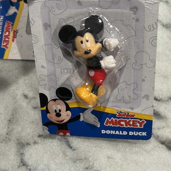 Mickey Mouse & Friends Mini Figurines Complete Set of 5 Collectors Plus 1 NEW - Picture 2 of 10
